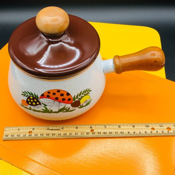 Vintage 70s Merry Mushrooms Enamel Fondue Pot Wood Handle, Retro Cottagecore - Picture 10 of 11